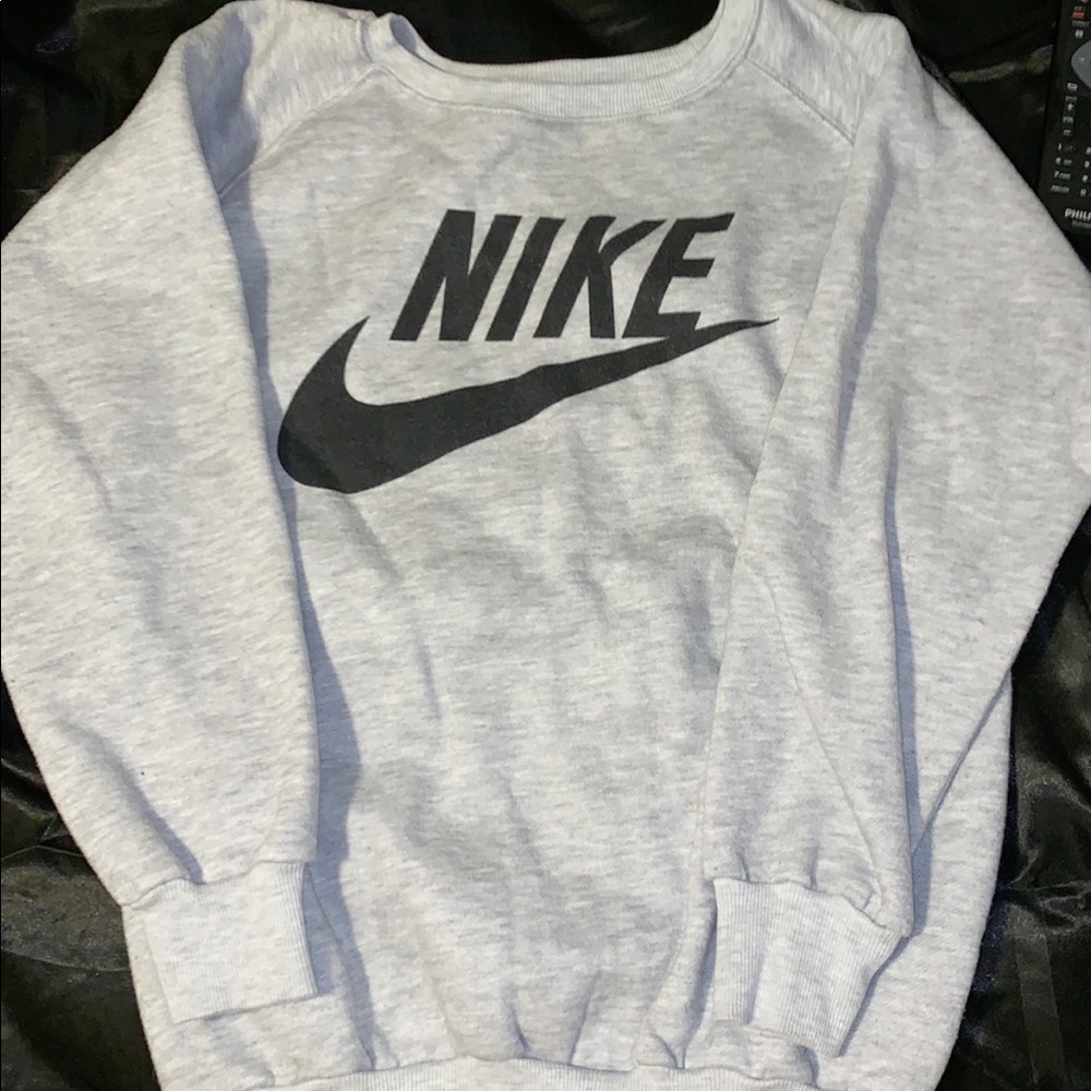 Grey Nike crew neck